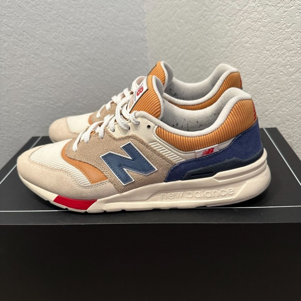 New balance 997HSK Retro style *LIKE NEW* Men’s size 11.5